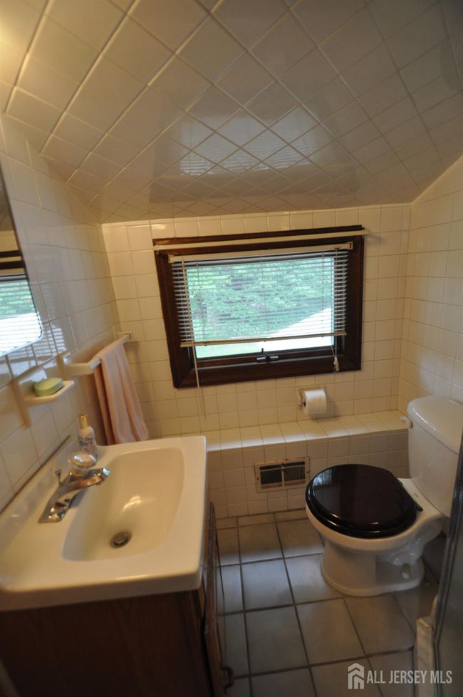 19 Clark Pl, House other with 5 bedrooms, 2 bathrooms and null parking in Avenel NJ | Image 29