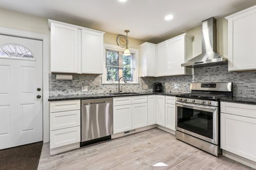 114 Clematis Ave, Waterbury, CT, 06708-1043 | Card Image