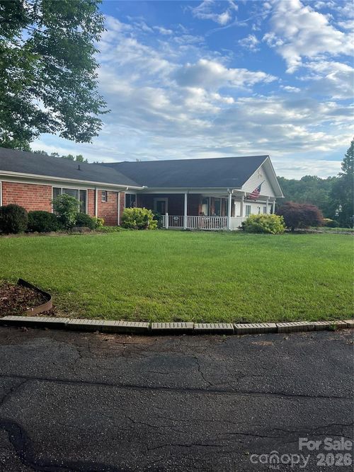 354 Woodland Dr, Columbus, NC, 28722-7766 | Card Image