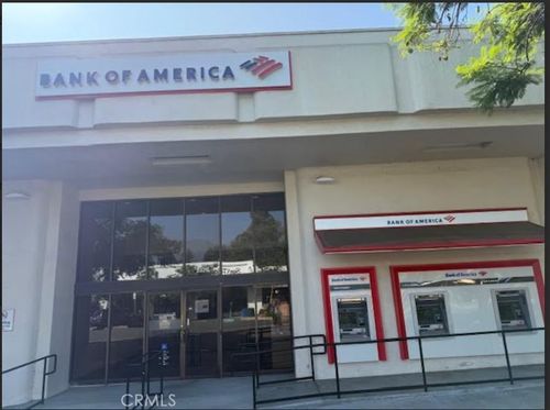 2320 Honolulu Ave, Montrose, CA, 91020-1822 | Card Image