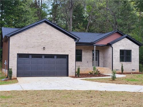 479 Hopkins Rd, Kernersville, NC, 27284-9375 | Card Image