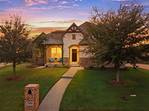 2109 Therese Dr, Woodway, TX, 76712-7104 | Card Image