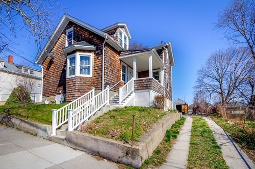 546 Snell St, Fall River, MA, 02721-3955 | Card Image