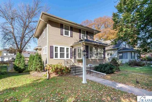 609 Wall St, North Mankato, MN, 56003-3757 | Card Image