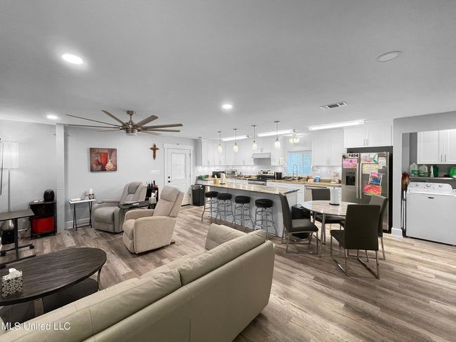 Barndo Main Area | Image 5