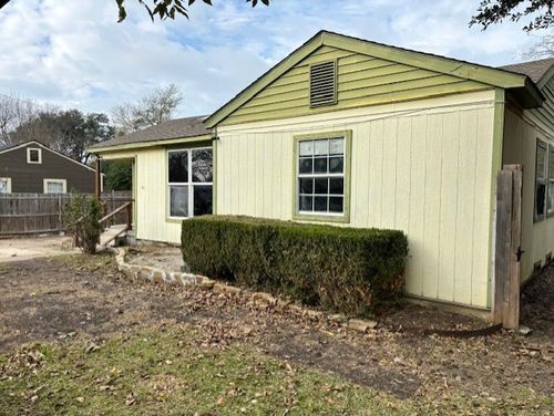 617 Oak St, Garland, TX, 75040-7745 | Card Image