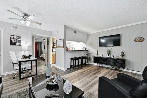 202-711 Eberhart Ln, Austin, TX, 78745-3901 | Card Image