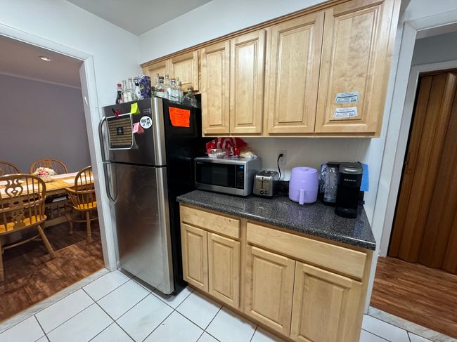37 Tarinelli Cir, House other with 5 bedrooms, 1 bathrooms and 6 parking in Bridgeport CT | Image 6