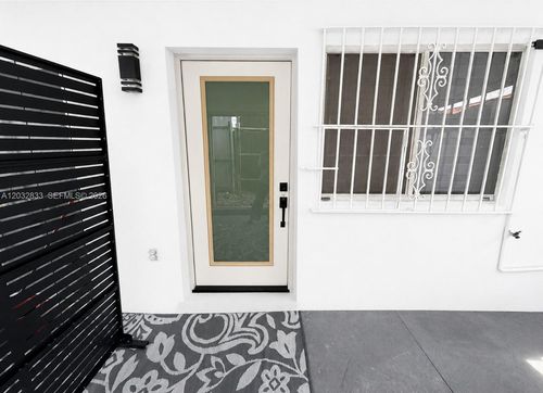 rear-8859 Nw 110th Ln, Hialeah Gardens, FL, 33018-4560 | Card Image