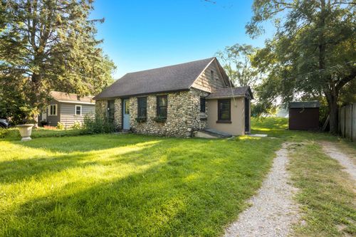 89 S Lake Leelanau Dr, Lake Leelanau, MI, 49653-9776 | Card Image