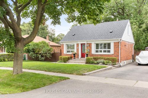129 Edgecroft Rd, Etobicoke, ON, M8Z2C2 | Card Image