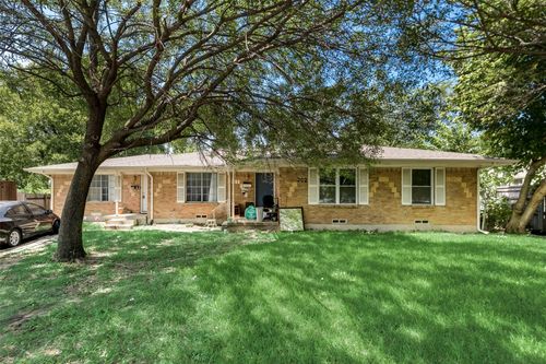 902 Spring Valley Plz, Richardson, TX, 75080-6726 | Card Image