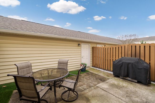 5724 Colts Gate Dr, Condo with 2 bedrooms, 3 bathrooms and null parking in New Albany OH | Image 27