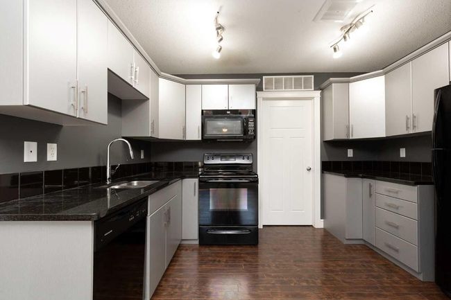 6 - 899 Mt Sundance Manor W, Condo with 2 bedrooms, 1 bathrooms and 1 parking in Lethbridge AB | Image 9