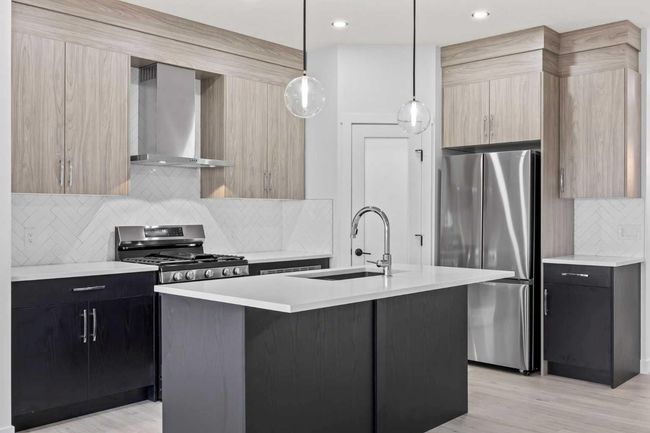 501 Corner Meadows Way Ne, House other with 3 bedrooms, 3 bathrooms and 4 parking in Calgary AB | Image 9