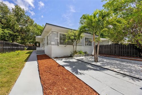 1-173 Nw 56th St, Miami, FL, 33127-1633 | Card Image