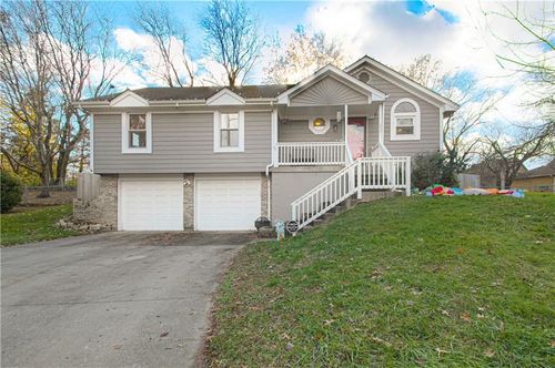 2021 Nw 8th St, Blue Springs, MO, 64015-7729 | Card Image