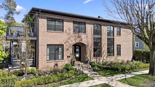 850 Greenwood St, Birmingham, MI, 48009-3814 | Card Image
