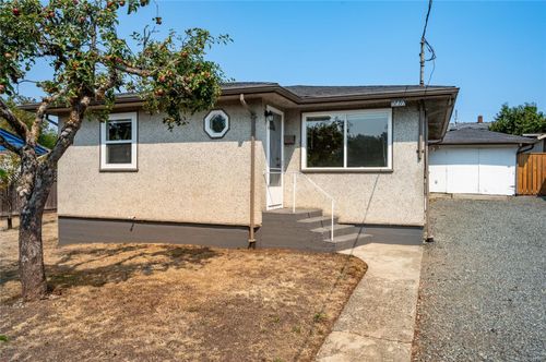 740 Begbie St, Nanaimo, BC, V9S1N8 | Card Image