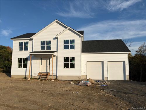 82 Winters Ln, Middletown, NY, 10940-7483 | Card Image