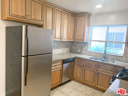2-922 S Bedford St, Los Angeles, CA, 90035-1801 | Card Image