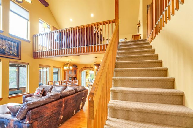 Upper level loft, bedrooms and bath | Image 29