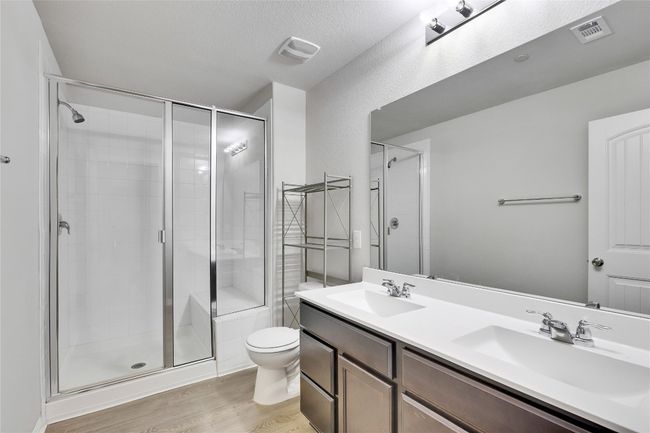 This master also comes with its own private bath | Image 17