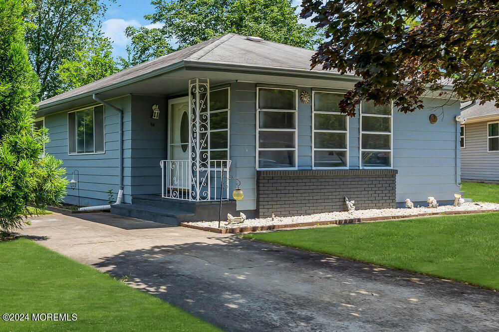 Arima Ct, Toms River, NJ 08757