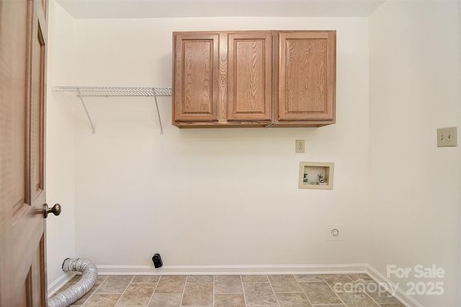 Laundry Room | Image 19