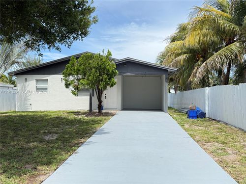 96 Caroline Dr, West Palm Beach, FL, 33413-1872 | Card Image
