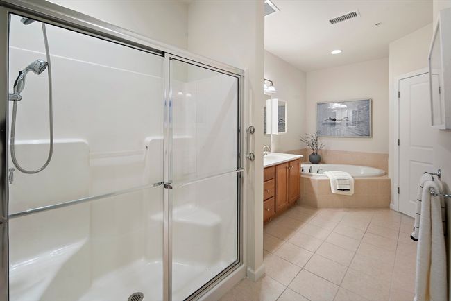 303 - 107 Clocktower Dr, Condo with 2 bedrooms, 2 bathrooms and null parking in Waltham MA | Image 13