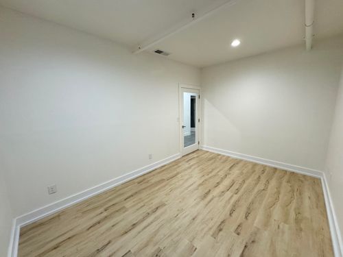 3-205 W Oak St, Nicholasville, KY, 40356-1245 | Card Image