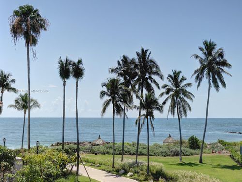 19223-19223 Fisher Island Dr, Miami Beach, FL, 33109-1165 | Card Image