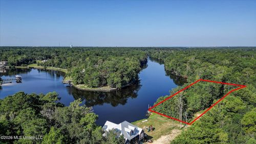 12209 Hickman Rd, Biloxi, MS, 39532-9178 | Card Image