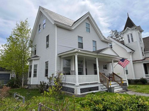 729 Pine St, Manchester, NH, 03104-3107 | Card Image