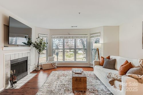 unit-2g-529 N Graham St, Charlotte, NC, 28202-2263 | Card Image