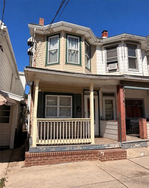 305 W Abbott St, Lansford, PA, 18232-1804 | Card Image