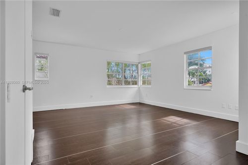 apt-204-1457 Meridian Ave, Miami Beach, FL, 33139-8069 | Card Image