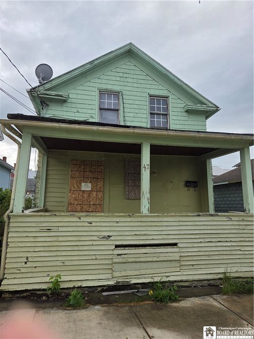 47 Ruggles St, Dunkirk, NY, 14048-2711 | Card Image