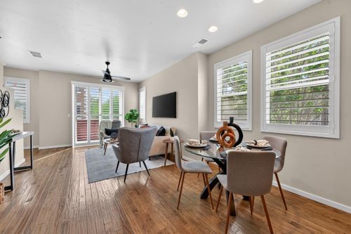 2038 20th St, Sacramento, CA, 95818-1774 | Card Image