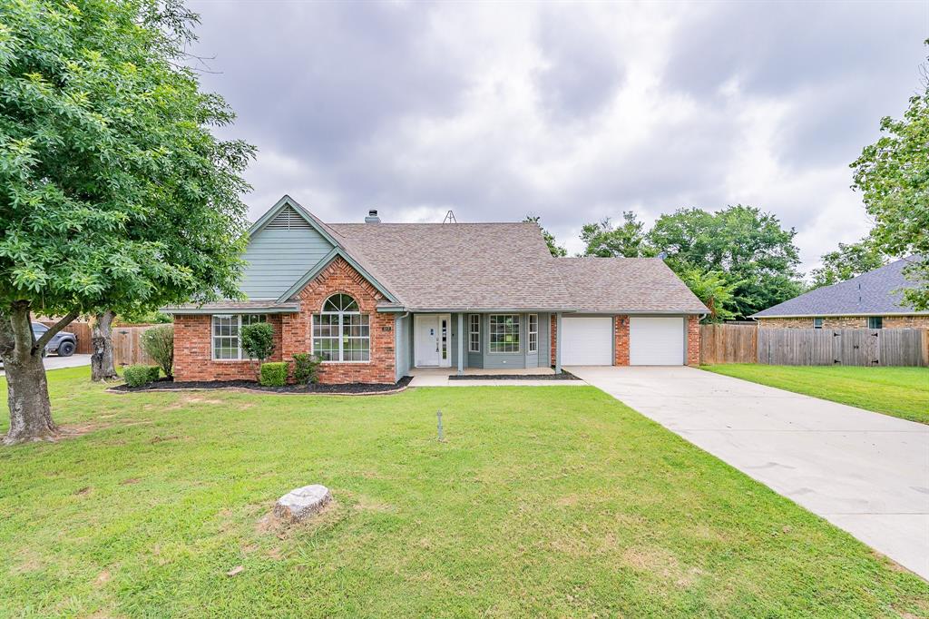 Edgewood Ter, Boyd, TX 76023