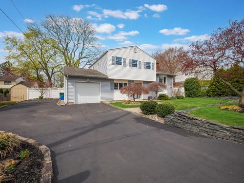 10 Dutch Hollow Dr, Orangeburg, NY, 10962-1704 | Card Image