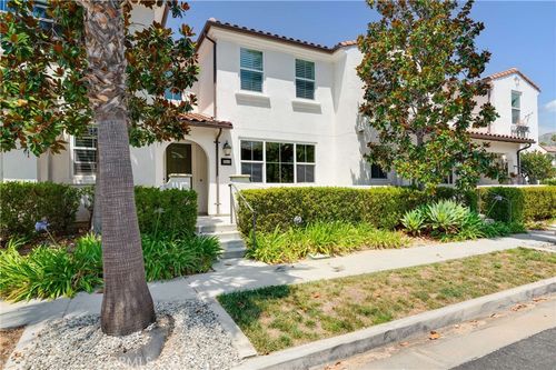 c-870 E Mountain Way, Azusa, CA, 91702-6466 | Card Image