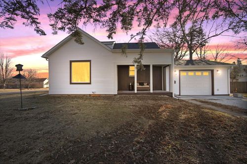 509 E Ash St, Fairbury, IL, 61739-1383 | Card Image