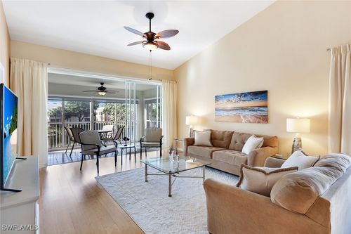 apt-202-752 Wiggins Lake Dr, NAPLES, FL, 34110-6078 | Card Image