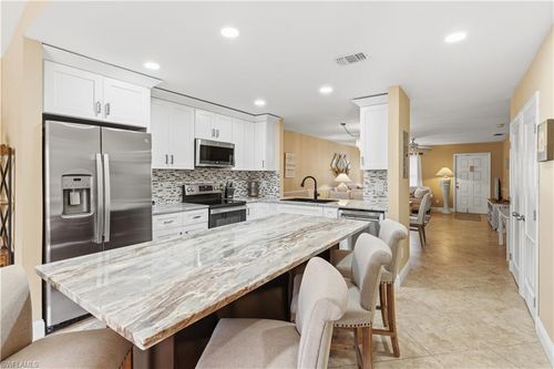 unit-7-8336 Charter Club Cir, FORT MYERS, FL, 33919-6880 | Card Image