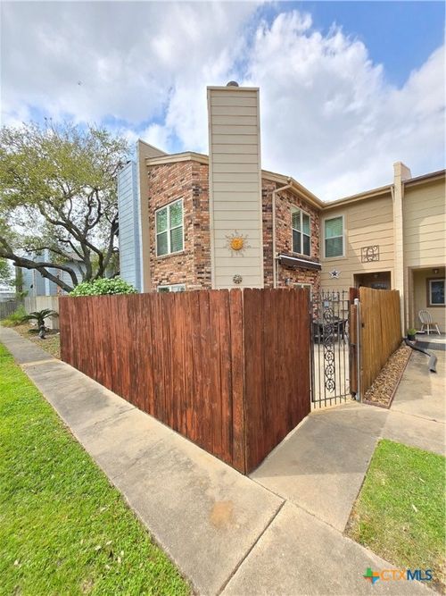 apt-f-1730 Avenue C, El Campo, TX, 77437-2601 | Card Image