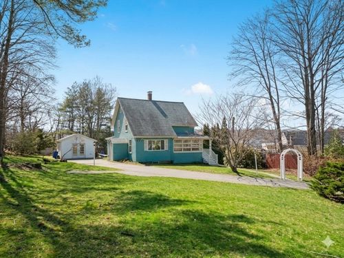 17 Preston St, Wakefield, MA, 01880-5113 | Card Image