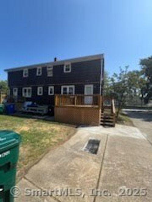 346 Everett St, Stratford, CT, 06615-6858 | Card Image