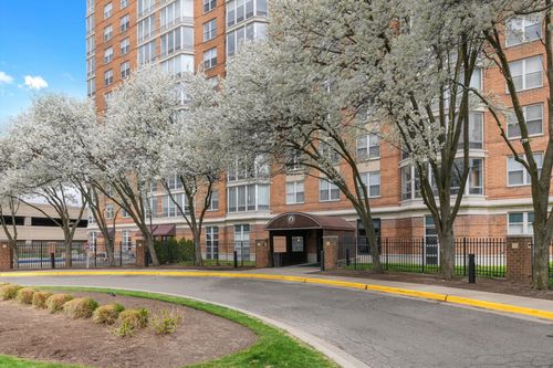 apt-1107-250 E Harbortown Dr, Detroit, MI, 48207-5012 | Card Image